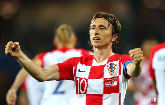 中超官方发2025赛季前四排名走势图：榜首共12次易主（中超官方公布2025赛季前四走势：榜首位置12次更替）