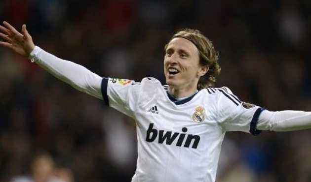 塔雷：拥有魔笛这样的导师是亚沙里的优势，我们对他充满信心（塔雷：在魔笛辅导下亚沙里更占优势，我们对他信心十足）