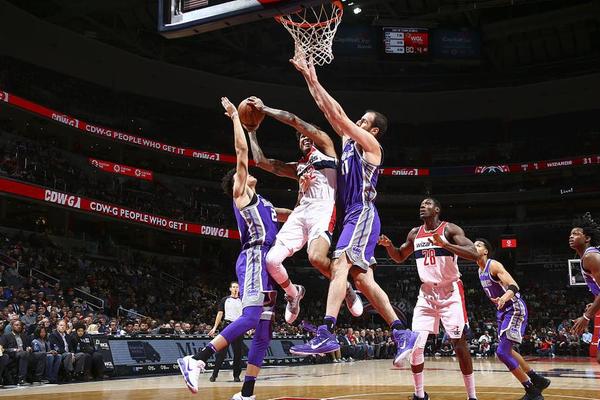 狂轰61+10+11仍输球！三分42中10，勇士太需要小波特了