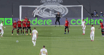 SGA场均正负值+14.96，超过2016年的库里和追梦（SGA场均正负值+14.96，力压2016年库里与追梦）