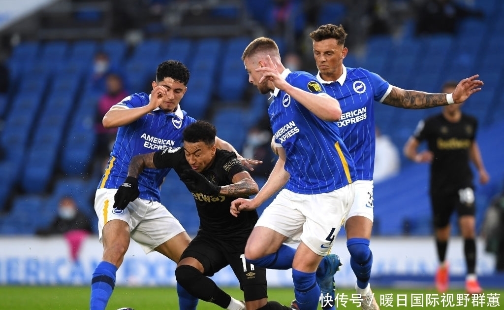 伊布加盟巴萨的故事：与梅西并肩作战的梦想（伊布与巴萨：携手梅西的逐梦之旅）