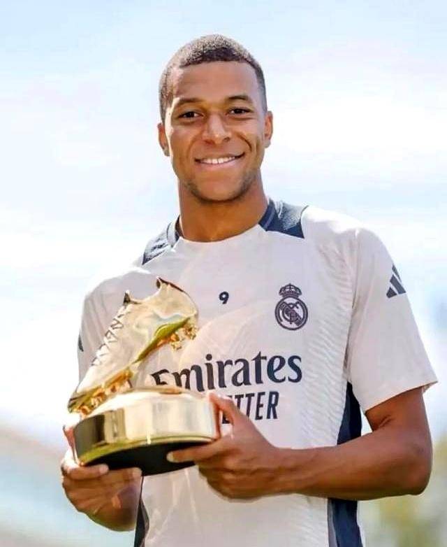 对手整场都被他点名单打（对手整场遭他点名单吃）