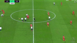 卡卢卢：斯帕莱蒂要求很高；我们可以随时切换三后卫或四后卫（卡卢卢：斯帕莱蒂要求严格，阵型可随时在三后卫与四后卫间切换）