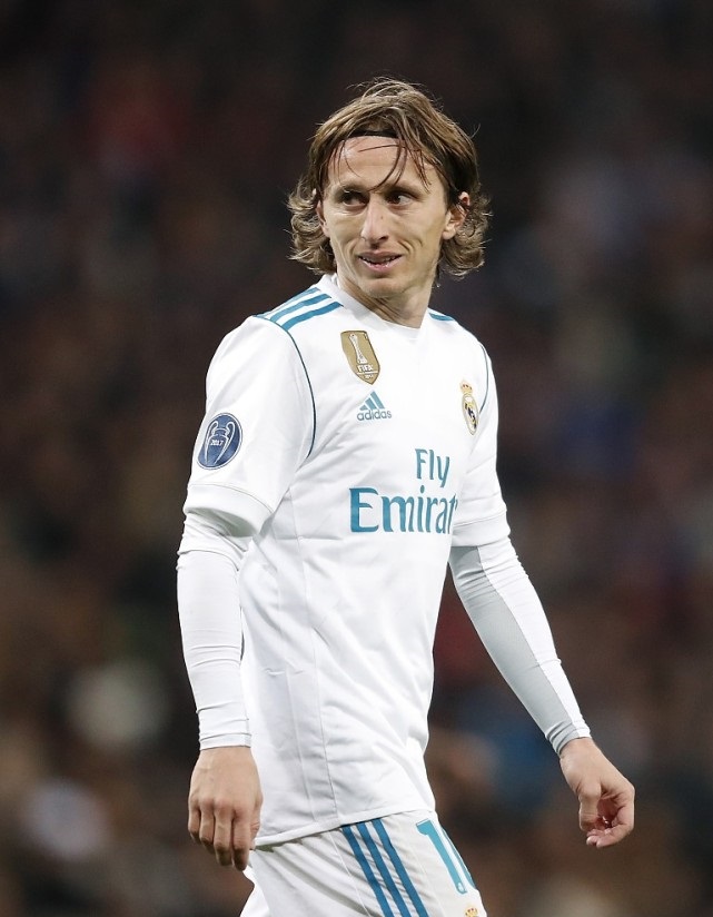 这下真信了！切尔西9号魔咒无人可破，新援中锋再遭严重伤情困扰（切尔西9号魔咒再现，新援中锋再陷重伤困扰）