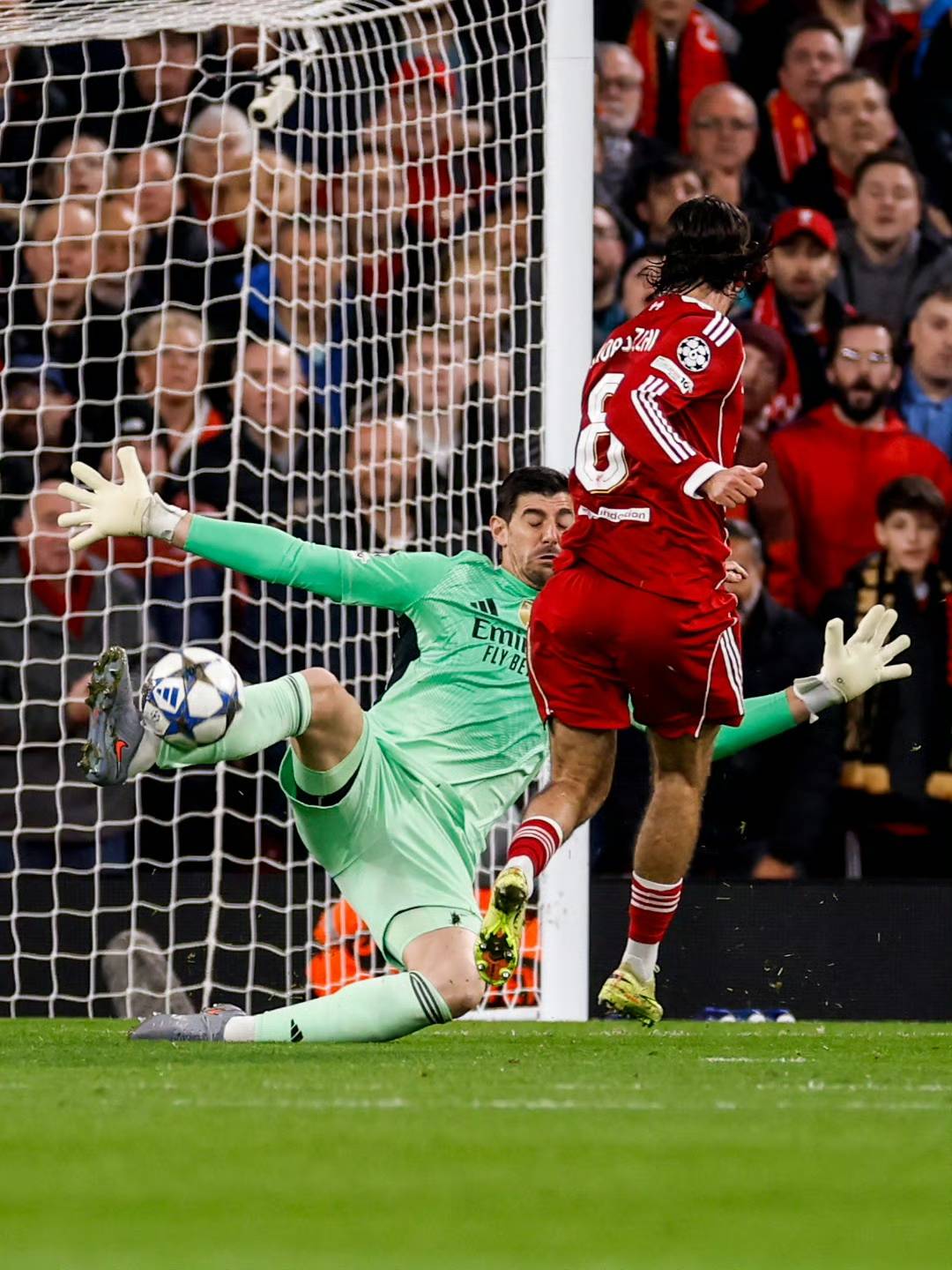 亨利：皇马需要的是球星管理者，阿隆索更像是战术教练（亨利：皇马更需要巨星管理型主帅，阿隆索更偏战术派教练）